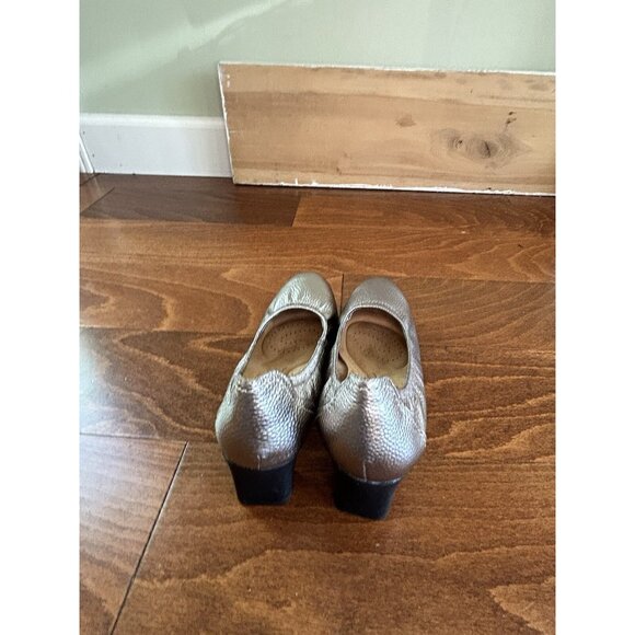 Clarks Women's Neiley Pearl Pewter Metallic Heels Leather NEW 7 W - Picture 7 of 7